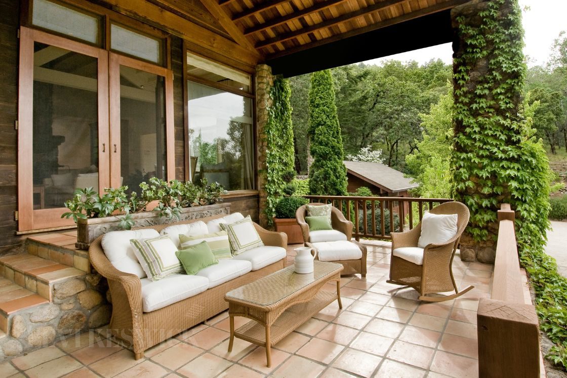 Design Tips To Make Your Front Porch Stand Out